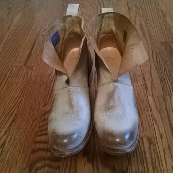 Luminous sliced booties, Holding Horses Anthro - Picture 4 of 13